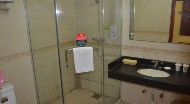 Семейный номер Standard GreenTree Inn WeiFang QingZhou Middle HaiDai Road Electric Power Shell Hotel