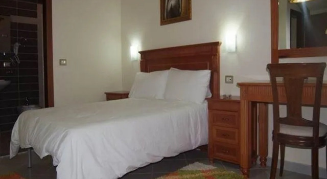 Hotel Vila Belvedere, Забронировать Отель Отели области Тираны с парковкой, Парковка