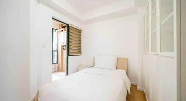 Апартаменты Superior Tyms Spacious 4BR 2BA Apt Xujiahui