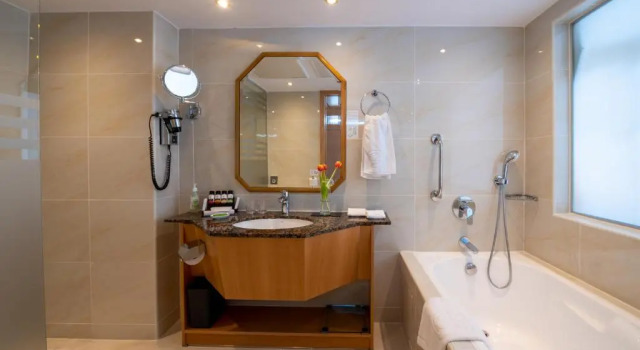Люкс Executive c 1 комнатой с видом на море Отель Constantinou Bros Athena Beach