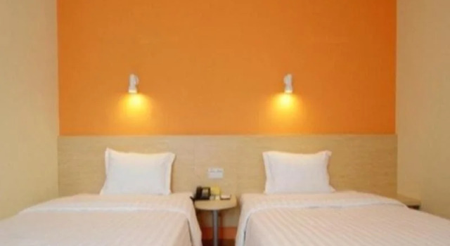 7 Days Inn Linyi Yimeng Road Suhe South Street Food Street Branch