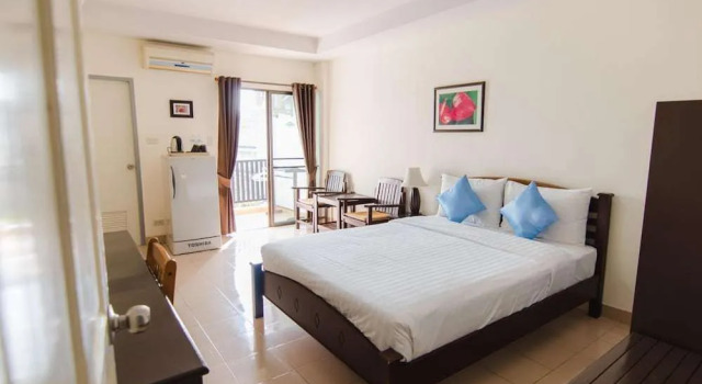 The Social Club Coliving & Coworking, Забронировать Отель Отели Чиангмай с парковкой, рядом с Wat Koo Tao, Парковка