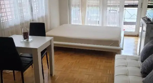 Large studio apartment on the Promenade, Book Apartment Davos-Dorf 