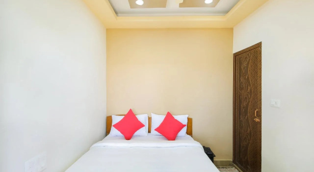 C Seasons Inn By OYO Rooms, Забронировать Отель Отели штата Карнатаки 3 звезды, 3*