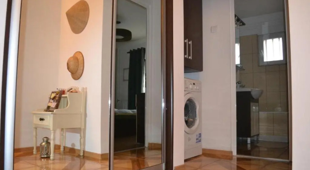 Relax Apartament, Забронировать Апартаменты/квартира Отели Констанцы с парковкой, рядом с Железнодорожный вокзал Констанцы, Парковка