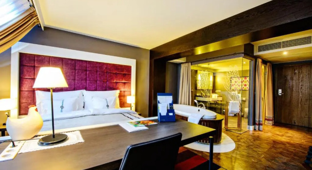 Полулюкс Hotel Bristol Tradition and Luxury