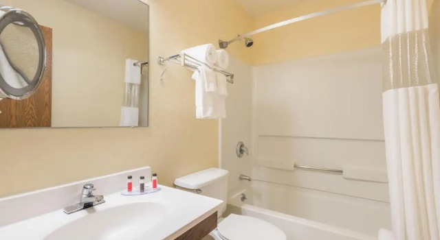 Номер Standard Days Inn Greenfield