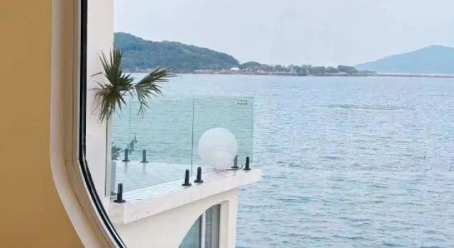 Кровать в общем номере с видом на озеро Cloud Lake | 180° Lake Views · Sunrise · Single-Villa · Island Retreat and Leisure Inn
