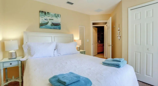Коттедж с 3 комнатами Jensen Beach Home w/ Heated Pool!