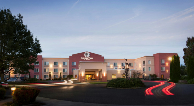 DoubleTree by Hilton Vancouver, Забронировать Отель Отели Ванкувера с бассейном, Бассейн