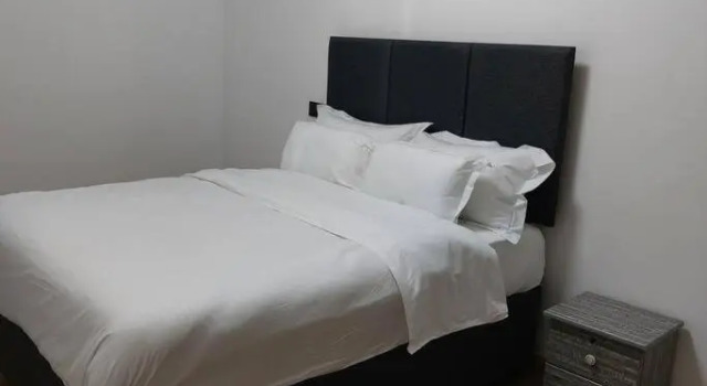 Urban Oasis - Modern Luxe 2 Bedroom Apt with pool, gym, Book Hotel Hoteller i Nairobi med pool, nær Junction Mall Nairobi, Swimmingpool