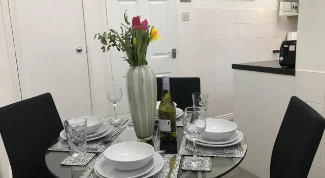 Коттедж Cosy 2-bedroom House in Widnes Sleeps 4