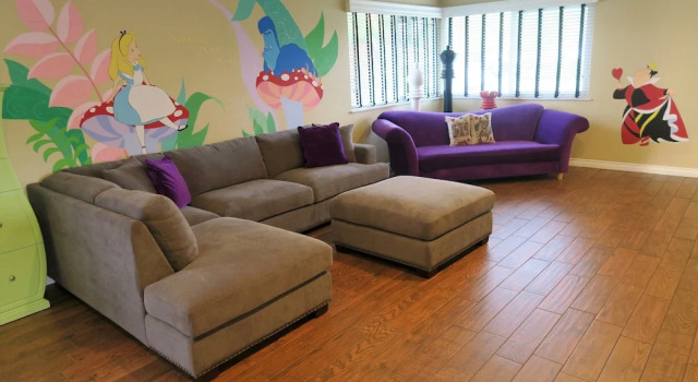 The Wonderland House 5 Bedrooms 3 Bathrooms Home, Rezerwuj Dom wakacyjny Floral Park Kalifornia