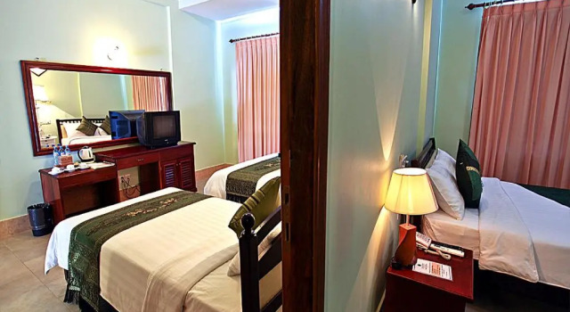 Семейный номер Deluxe Parklane Hotel