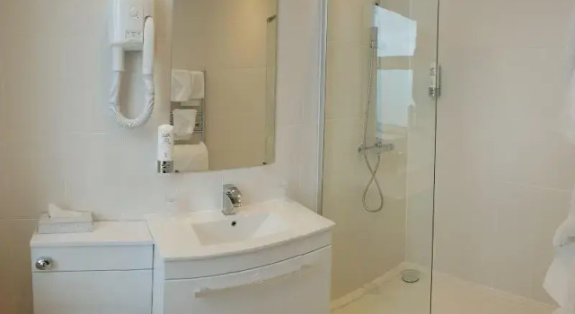 Номер Executive The Empress Hotel