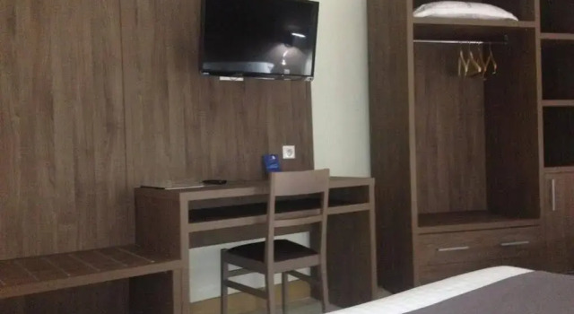 Hotel Univers, Забронировать Отель Отели и гостиницы Карпантра, Отель