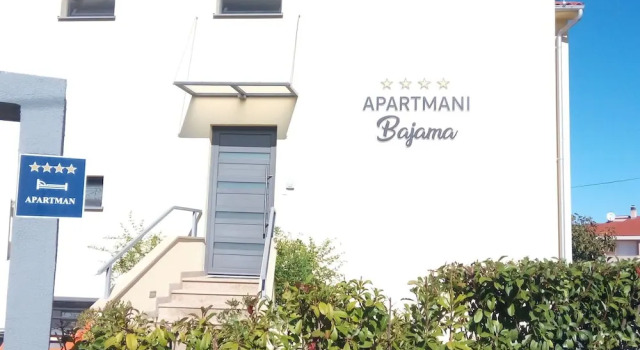 Modern Apartment in Newly Built House with Pool And Seview, 150m From the Beach, Забронировать Апартаменты/квартира Отели Шибеник с бассейном, рядом с Частный Пляж «Ярам Апартментс», Бассейн