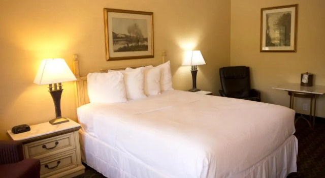 Одноместный номер Deluxe Travelodge by Wyndham Ogallala