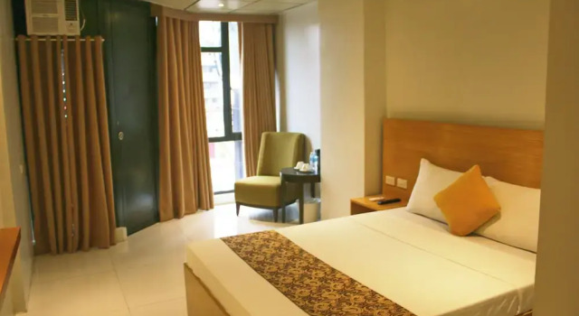 Номер Deluxe LuxeLite Suites Pasay