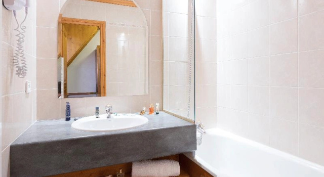Трёхместный номер Standard с балконом Hôtel Club MMV Le Val Cenis