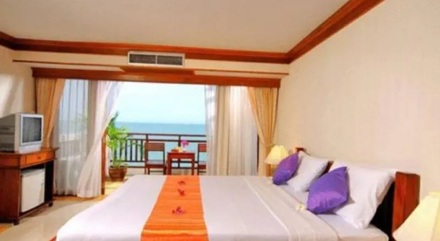 Полулюкс Royal Phala Cliff Beach Resort
