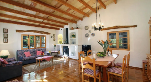 3 makuuhuonetta Villa puutarhanäkymä Villa Natalia