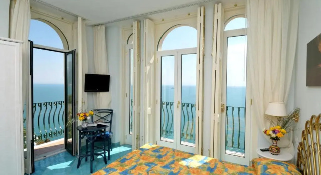 Двухместный номер Standard с балконом и с видом на море Villa Maria Luigia