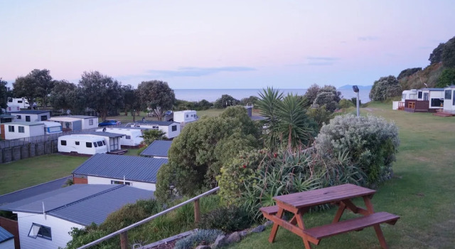 Люкс Standard с 2 комнатами с видом на океан Bowentown Beach Holiday Park