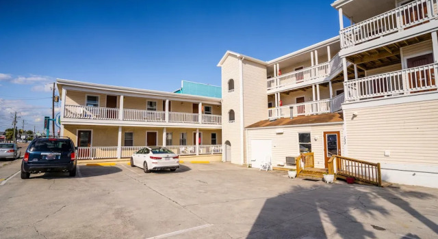 The Sand Dunes, Book Hotel Kure Beach Wilmington