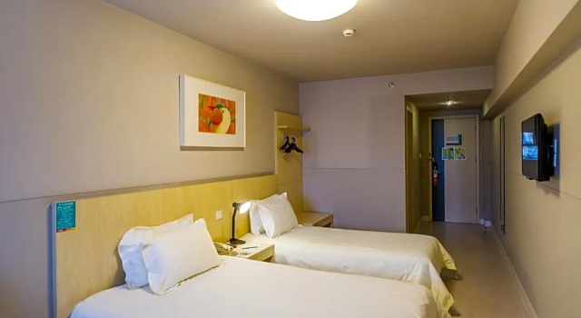 Двухместный номер Standard Jinjiang Inn Baotou Salaqi Railway Station