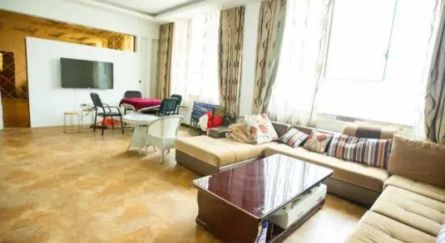 Huazhongyou Inn, Rezerwuj Hotel Hotele w Qujing z parkingiem, Parking