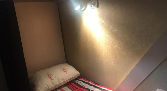 Кровать в общем номере (мужской номер) Makenty house hotel