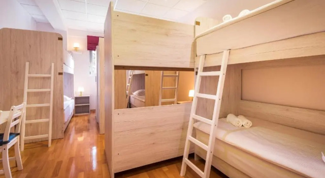 Кровать в общем номере (мужской номер) Boutique Hostel Livia