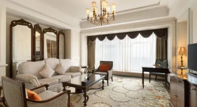 Люкс с видом на озеро Yinxin Century Hotel