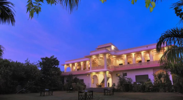 Ranthambore Bagh Palace, Rezerwuj Hotel Hotele w Rajasthan z parkingiem, Parking