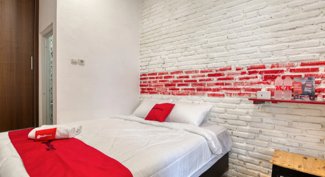 RedDoorz Syariah @ Jl. Cengger Ayam Dalam