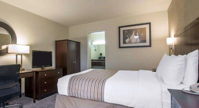 Двухместный номер Standard Rodeway Inn Convention Center