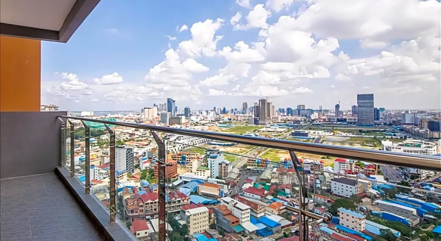 Двухместный номер Deluxe с видом на бассейн Sky Tree Hotel by New World Hospitality