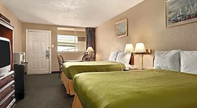 Четырёхместный номер Deluxe Suburban Studios Harvey - New Orleans
