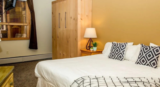 Arapahoe Lodge #8102 - 1 Br Condo