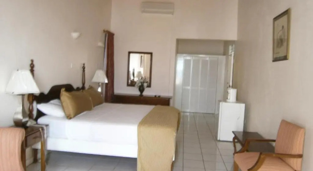 Номер Standard с видом на море Whispering Bamboo Cove Resort