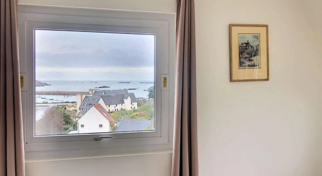 Superbe Maison Avec Jardin, Proche Plage, Chiens Admis - Fr-1-542-25, Забронировать Отель Отели в центре Требёрдан, в центре, Парковка