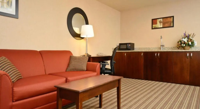 Апартаменты Yellowstone West Gate Hotel
