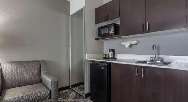Люкс Quality Suites Pineville - Charlotte
