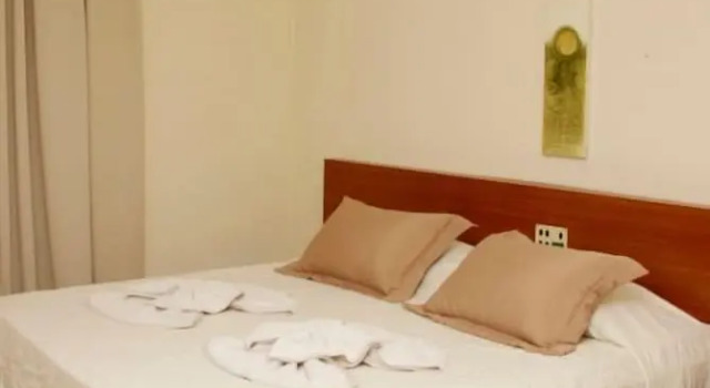 Двухместный номер Deluxe с балконом Royal Inn Hotel
