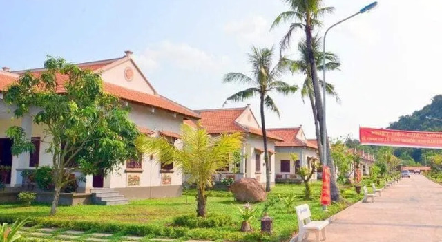 Thang Long Resort