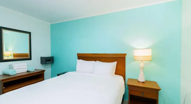 Amazing 2BR 1BA w Pool Close to the Beach BBQ, Varaa Huoneisto Noord Aruba