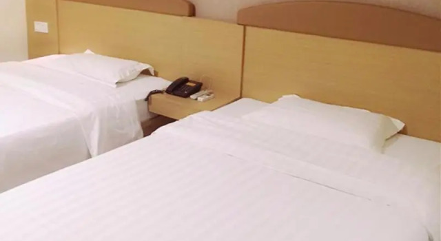 Двухместный номер Business 7Days Inn Wuchang Railway Subway Station