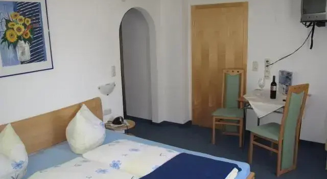 Haus Leo, Prenota Hotel Hotel a Tirolo con parcheggio, Parcheggio