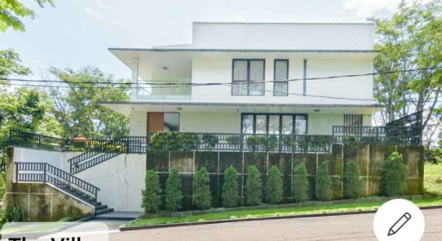 The V Villa Sentul City, Rezervovat Vila Sukaraja West Java
